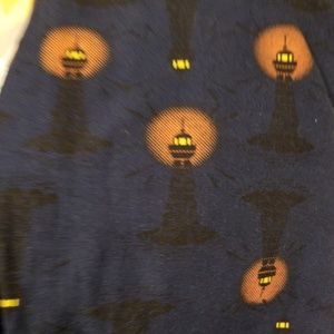 Lularoe Tall and Curvy Lighthouse Leggings